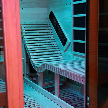 Love Room Unique - Sauna / Jacuzzi Шарлевиль-Мезьер Экстерьер фото